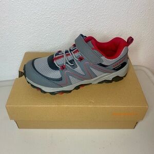 NIB Merrell Train Crest shoes 4.5